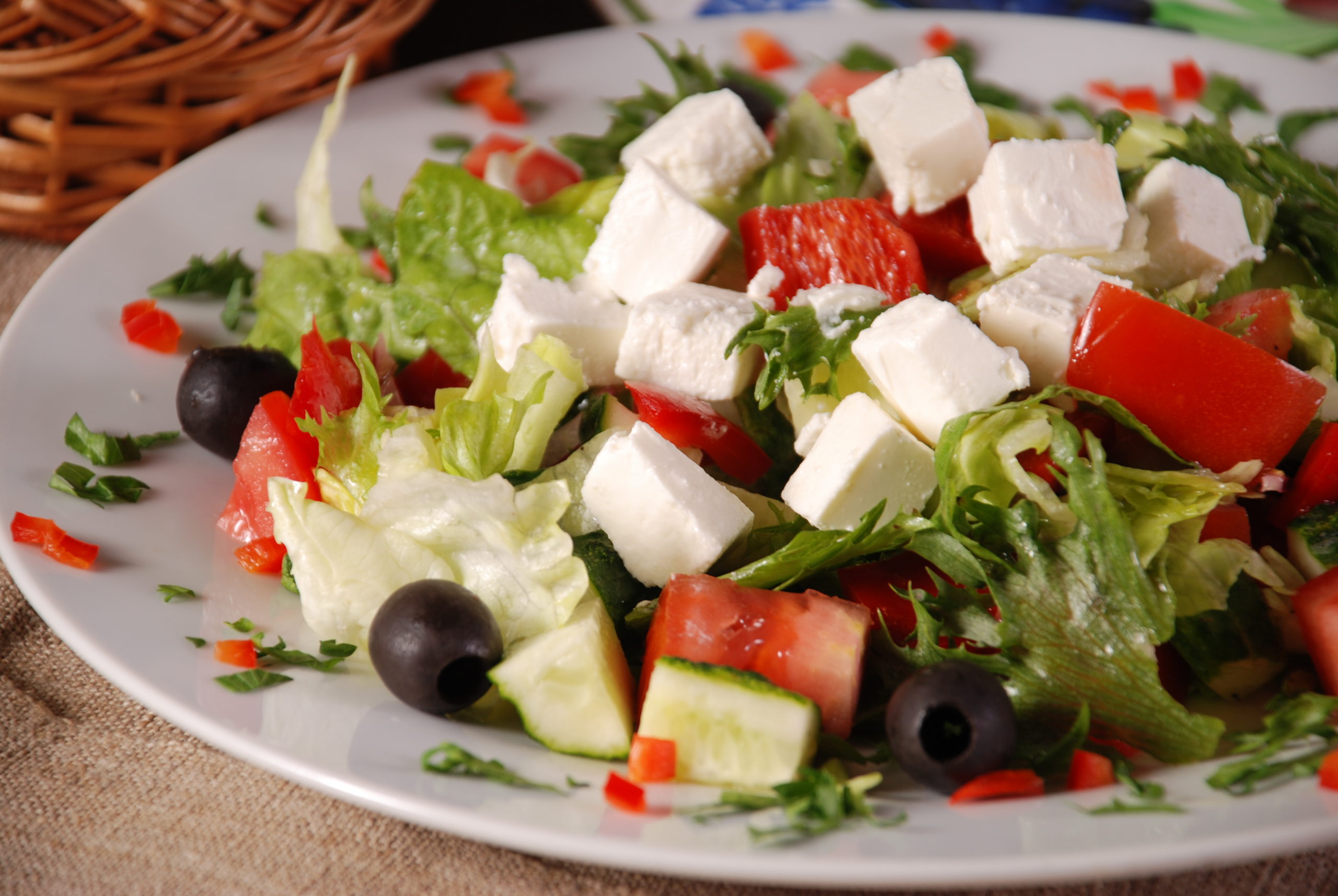 Греческий салат с листьями салата пошаговый рецепт с фото