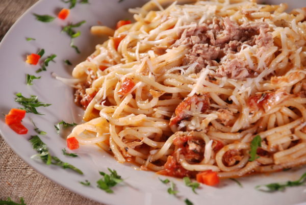 Спагеті з тунцем